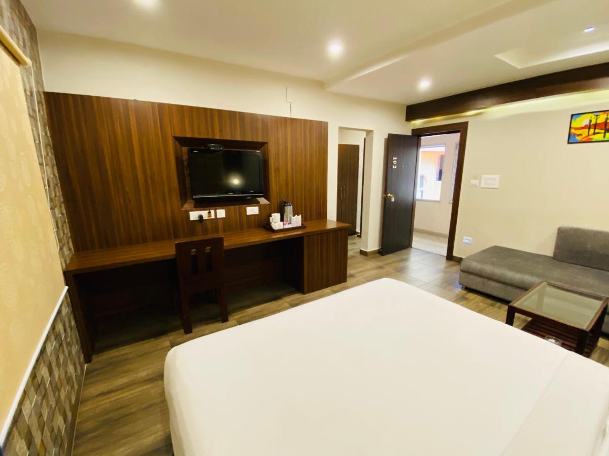 Saluja Residency Hotel Siliguri Exterior foto